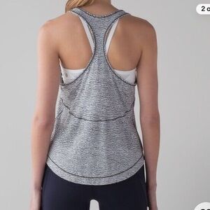 Lululemon Distance Tank Pebble in Jacquard/White Black Size 4